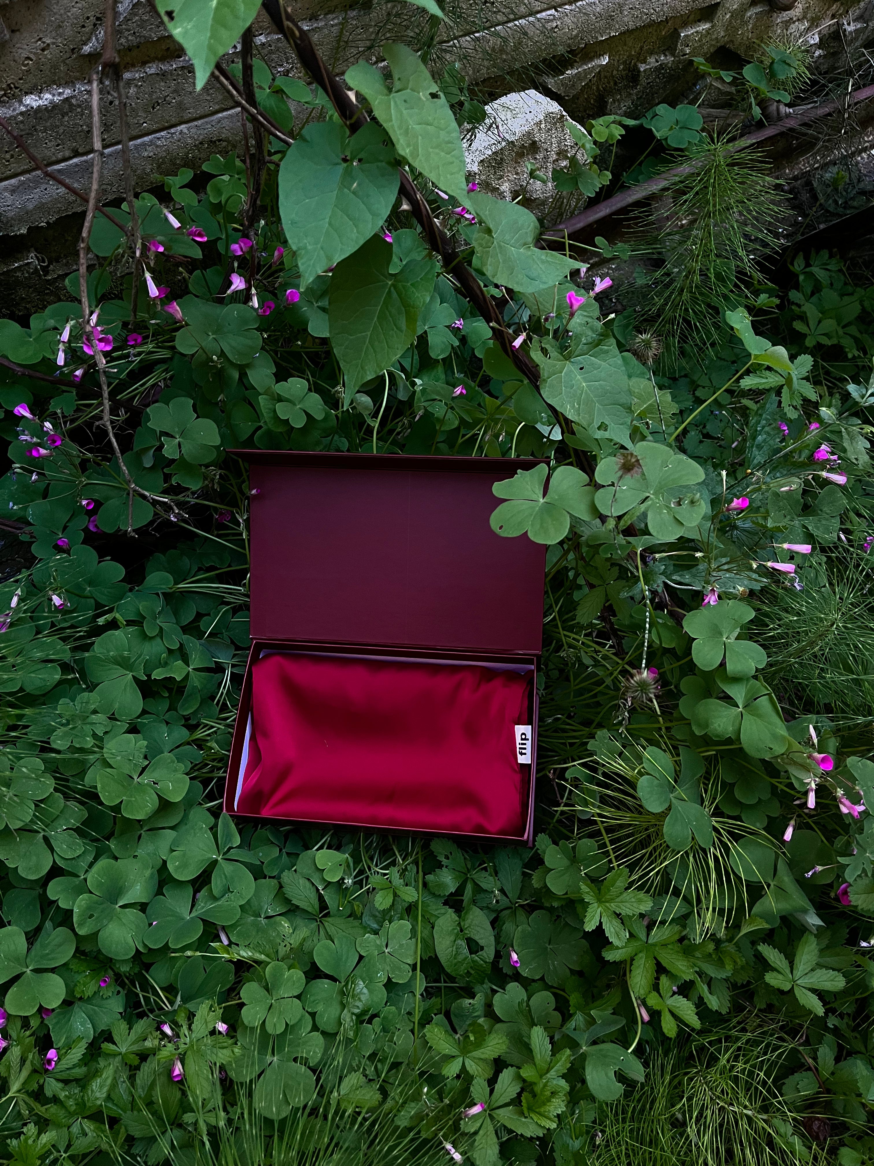 Dut İpek Bordo Premium Yastık Kılıfı